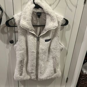 Patagonia Fleece Vest. Fluffy White. size Small